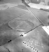 southern henge and pit alignment