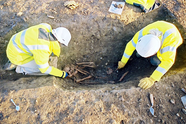 Working shot, excavation of skeleton